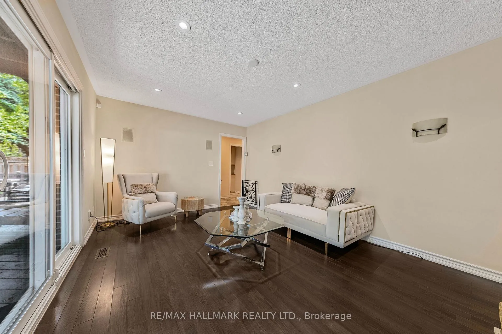 Photo 11 of Unit Main, 134 Romfield Circuit, Markham, Royal Orchard — HOMEH