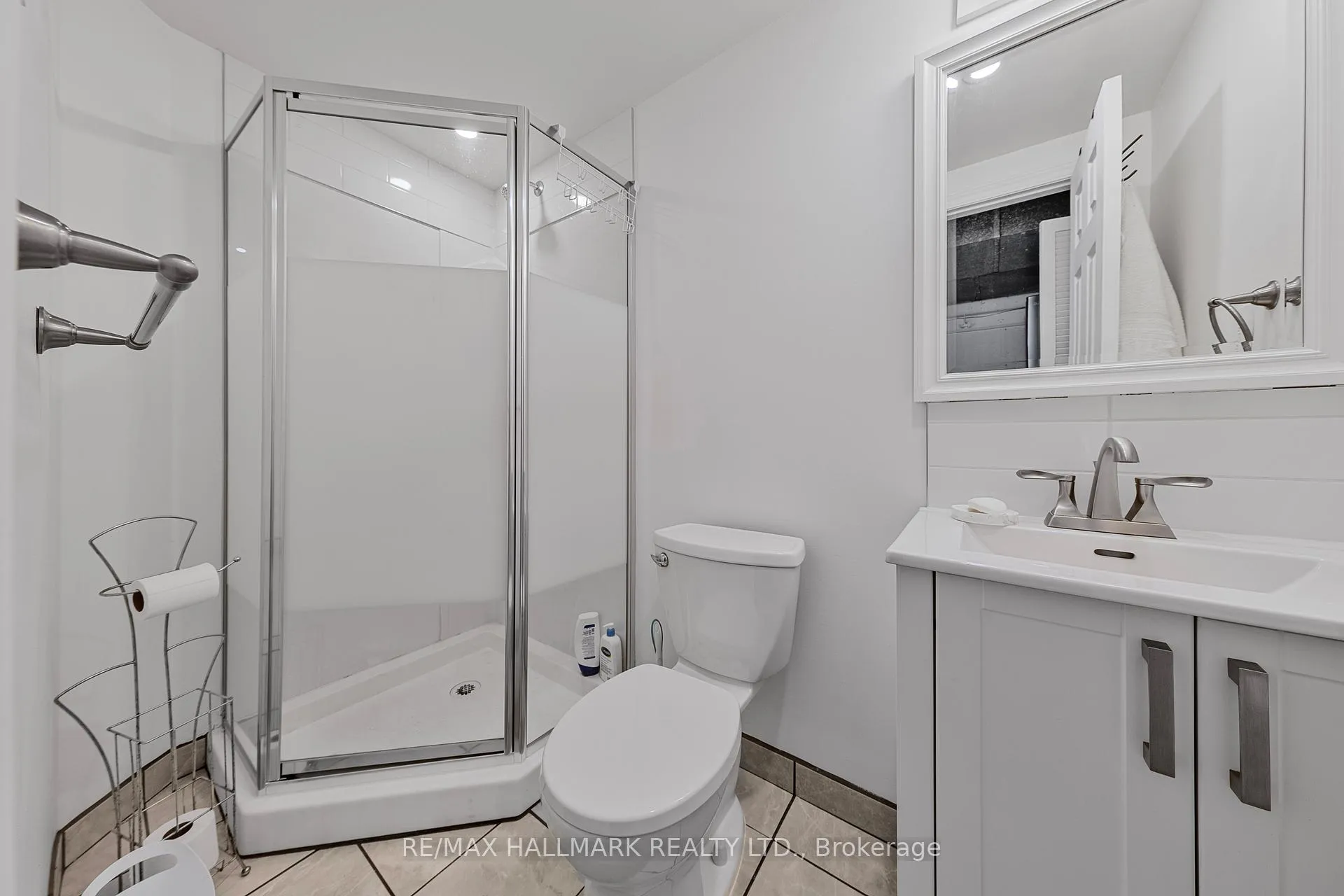 Photo 33 of Unit Main, 134 Romfield Circuit, Markham, Royal Orchard — HOMEH