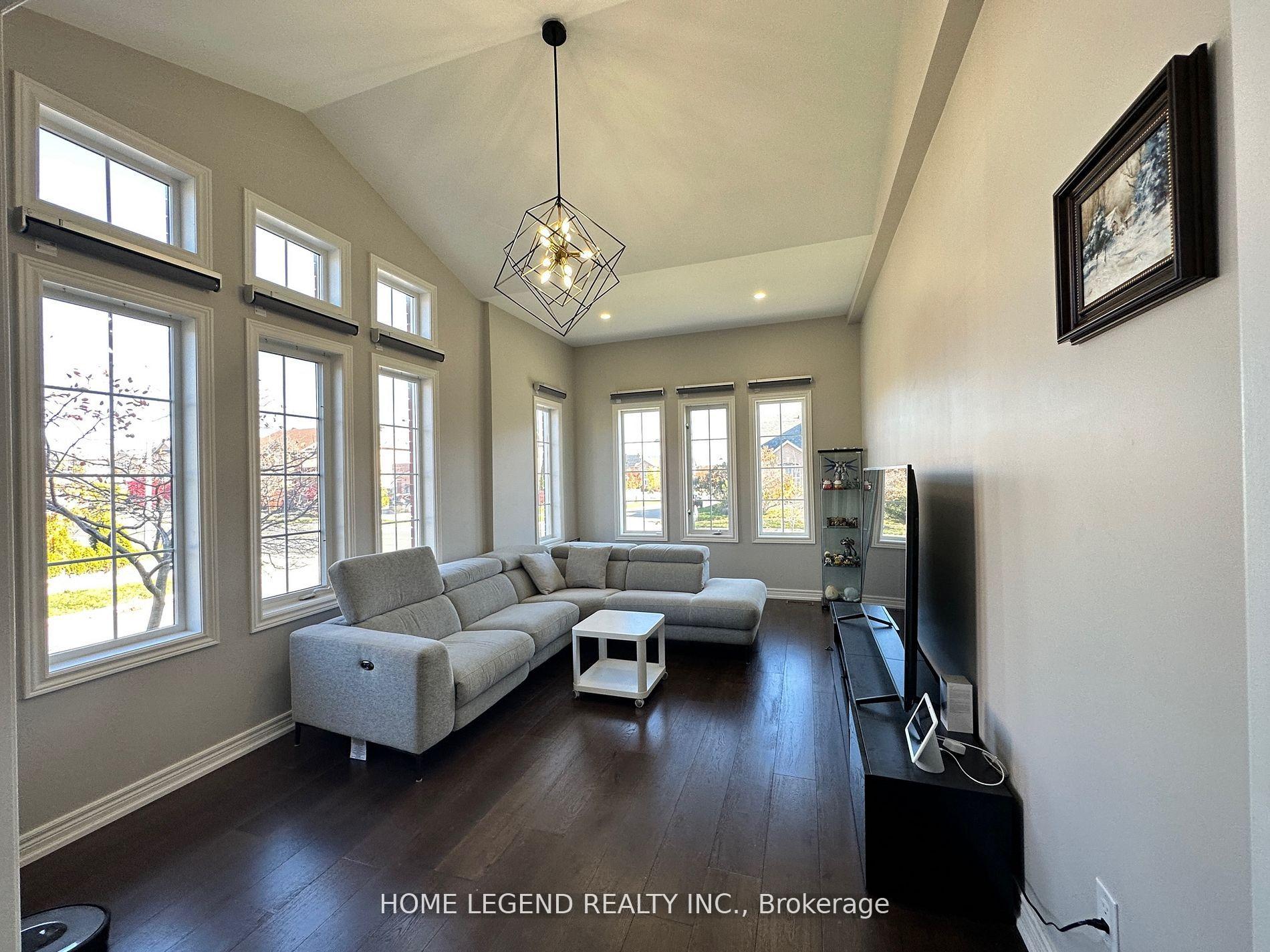 Photo 3 of 280 Stonebridge Drive, Markham, Berczy — HOMEH