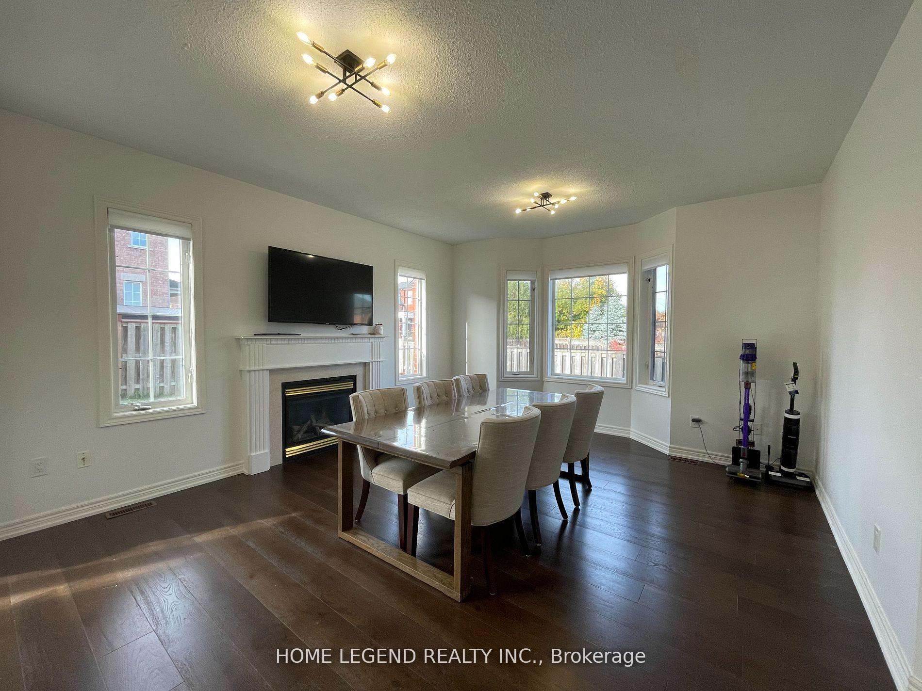 Photo 5 of 280 Stonebridge Drive, Markham, Berczy — HOMEH
