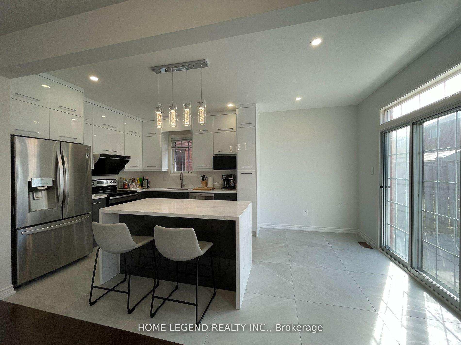 Photo 6 of 280 Stonebridge Drive, Markham, Berczy — HOMEH