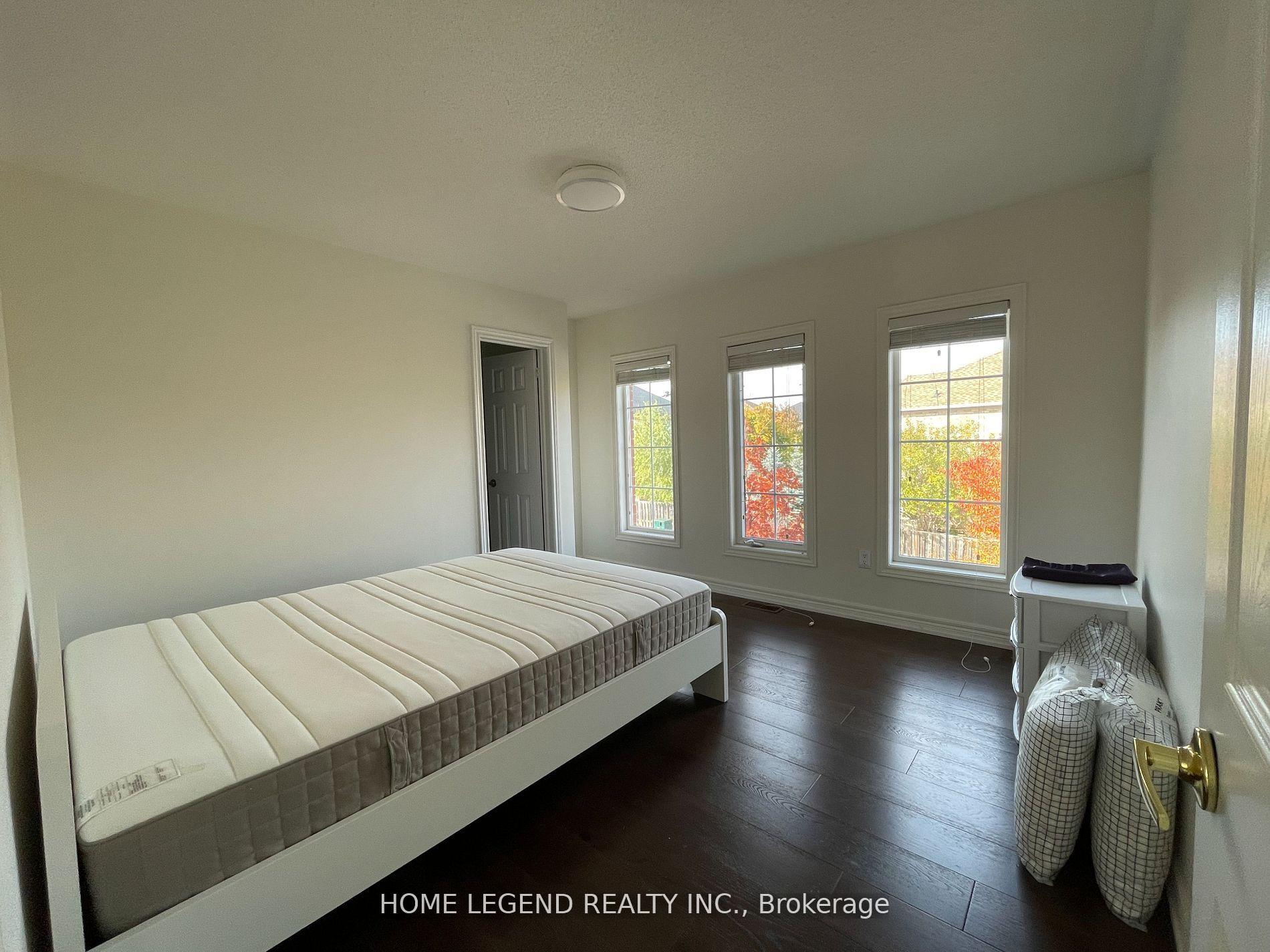 Photo 10 of 280 Stonebridge Drive, Markham, Berczy — HOMEH