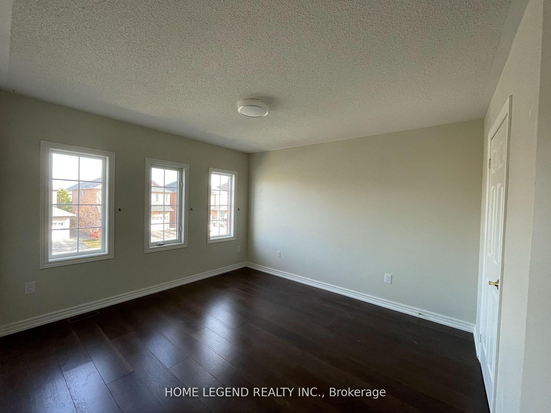 Photo 13 of 280 Stonebridge Drive, Markham, Berczy — HOMEH