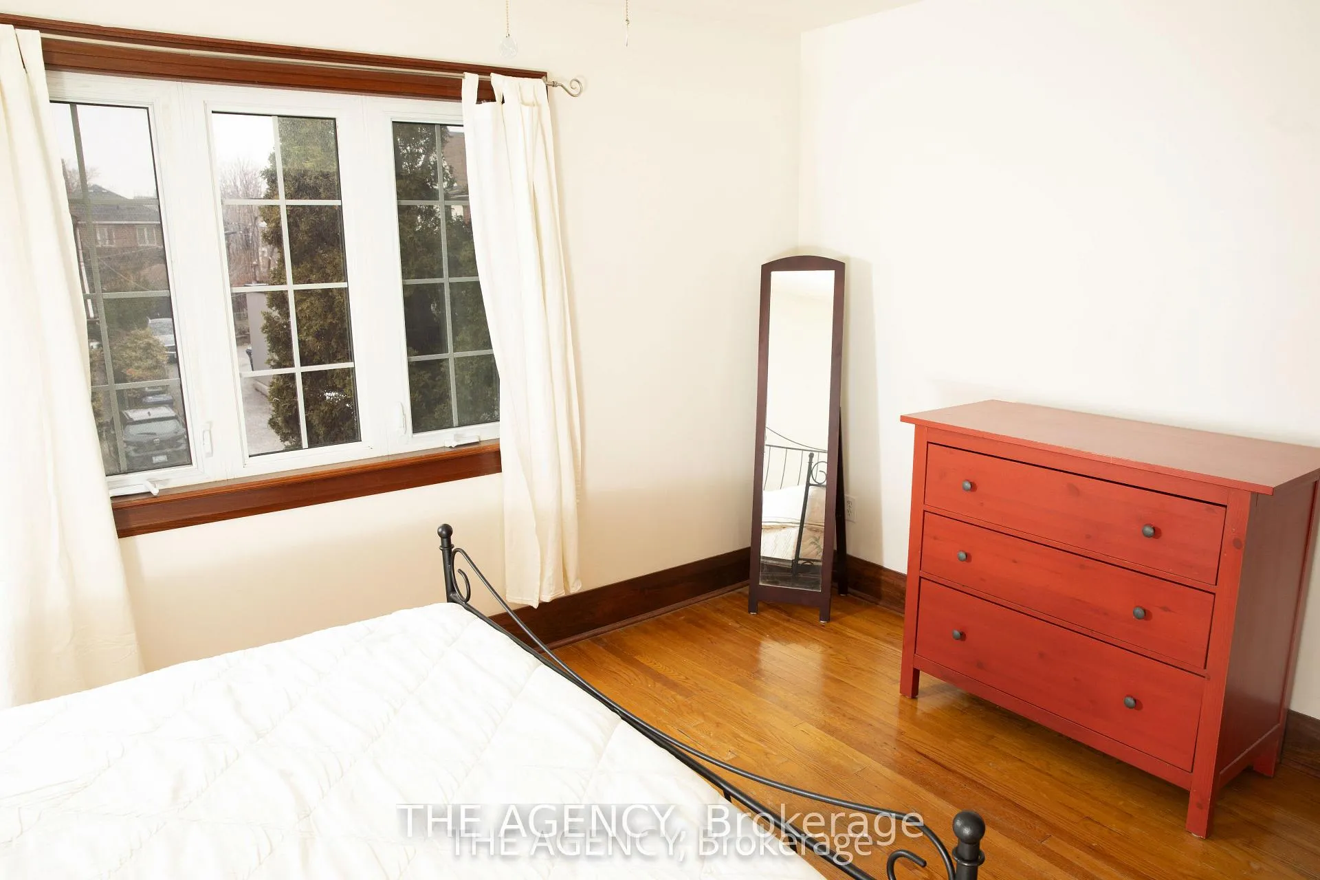 Photo 26 of 30 Falwyn Avenue, Toronto, Oakwood Village — HOMEH