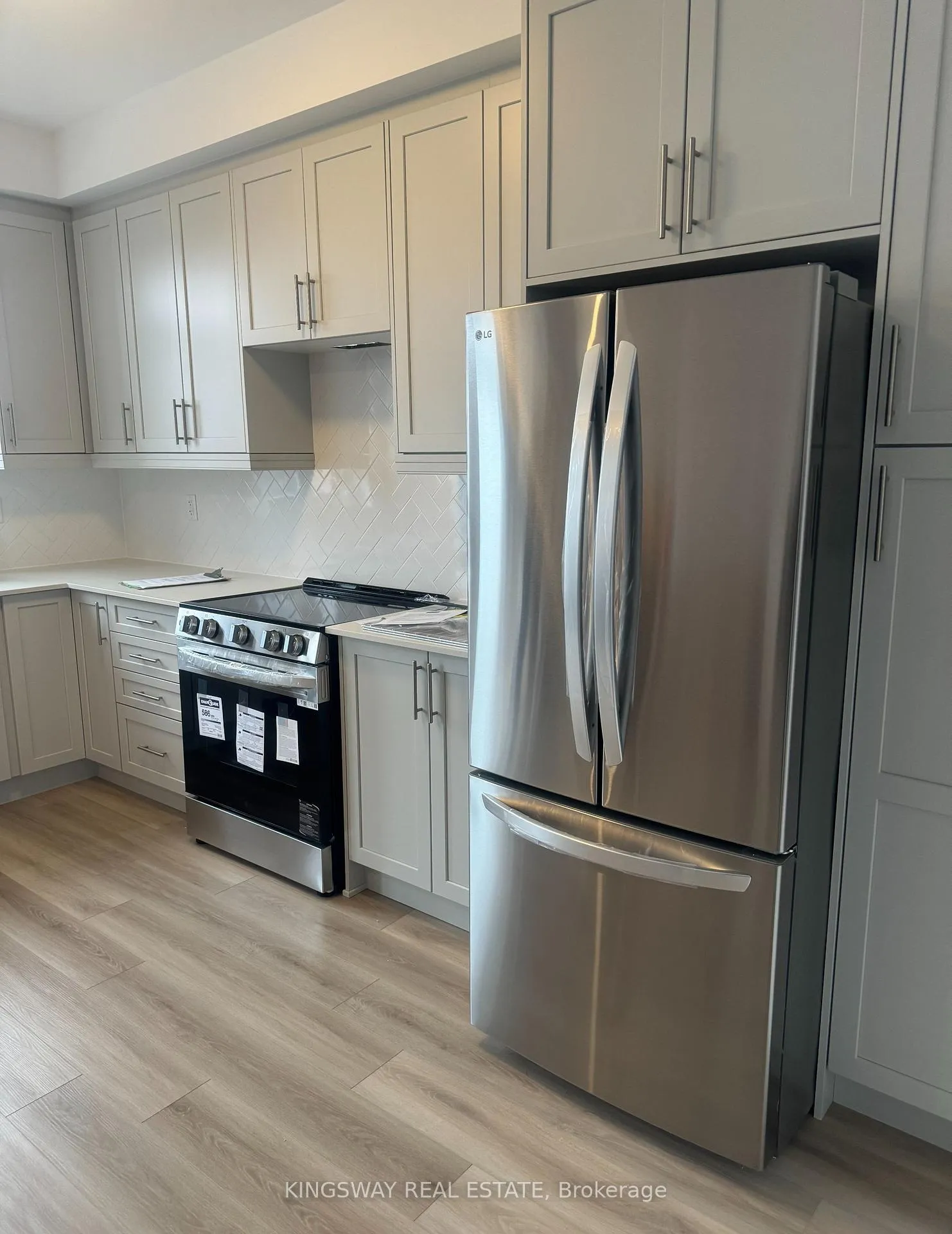 Photo 2 of 55 Tom Brown Drive, Brant, Paris — HOMEH