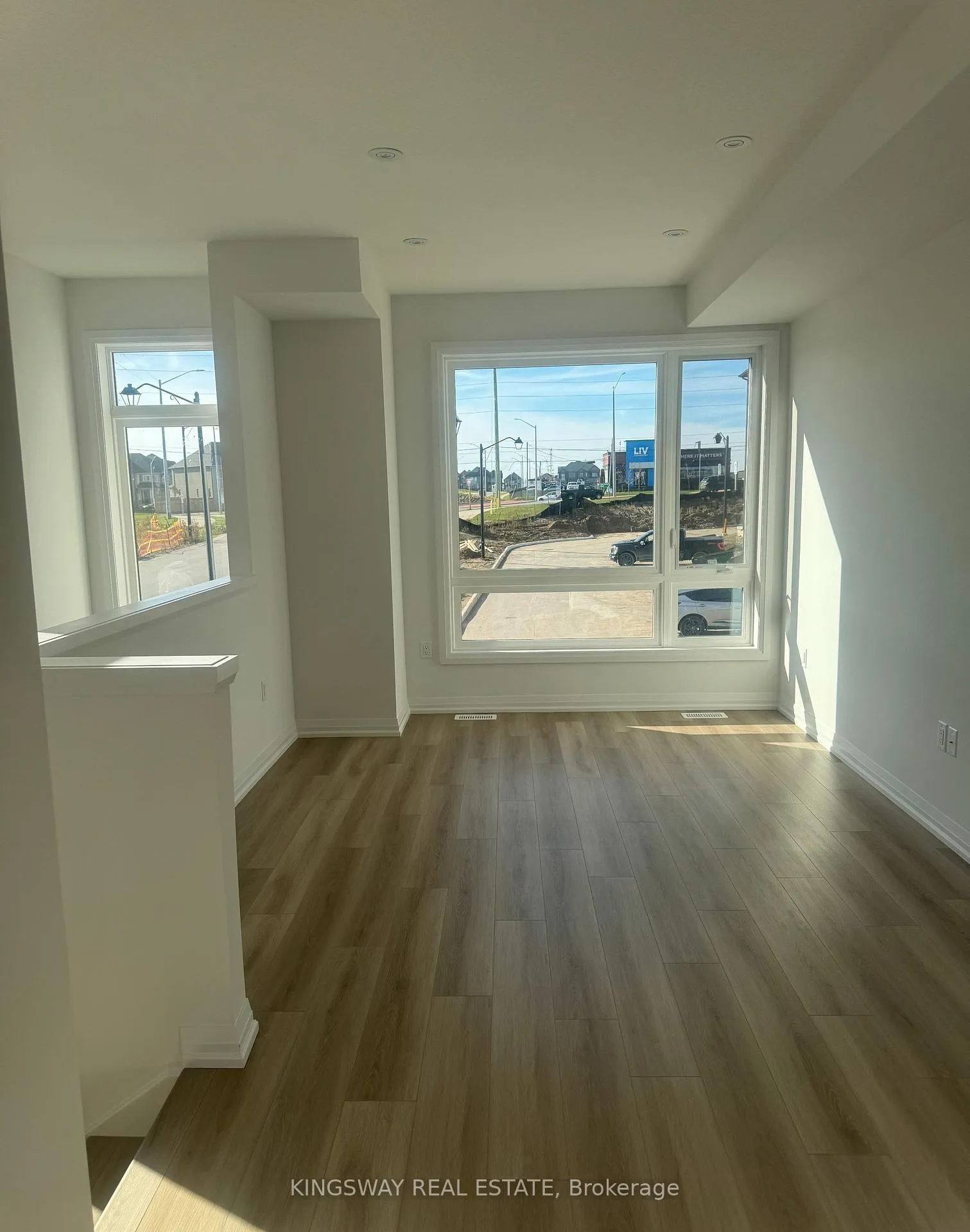 Photo 6 of 55 Tom Brown Drive, Brant, Paris — HOMEH