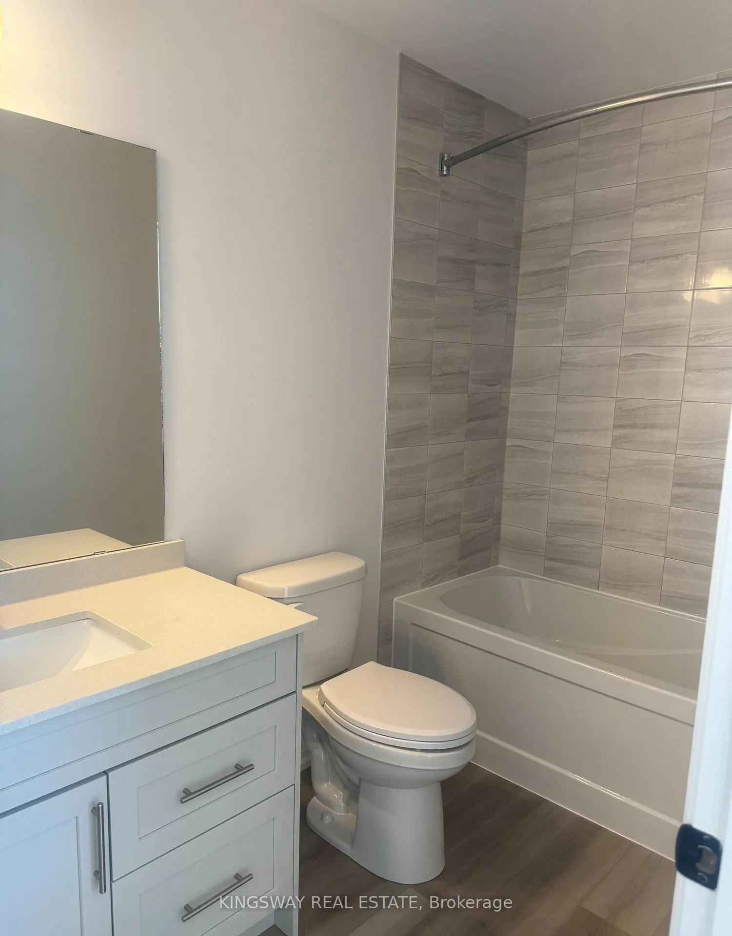 Photo 12 of 55 Tom Brown Drive, Brant, Paris — HOMEH