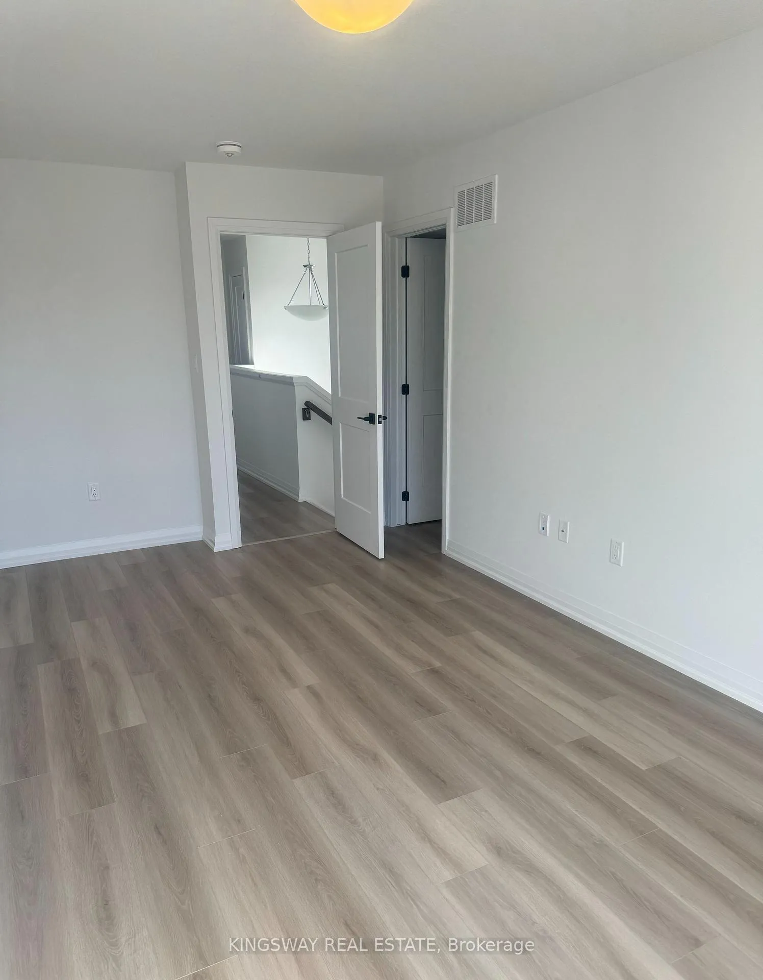 Photo 13 of 55 Tom Brown Drive, Brant, Paris — HOMEH