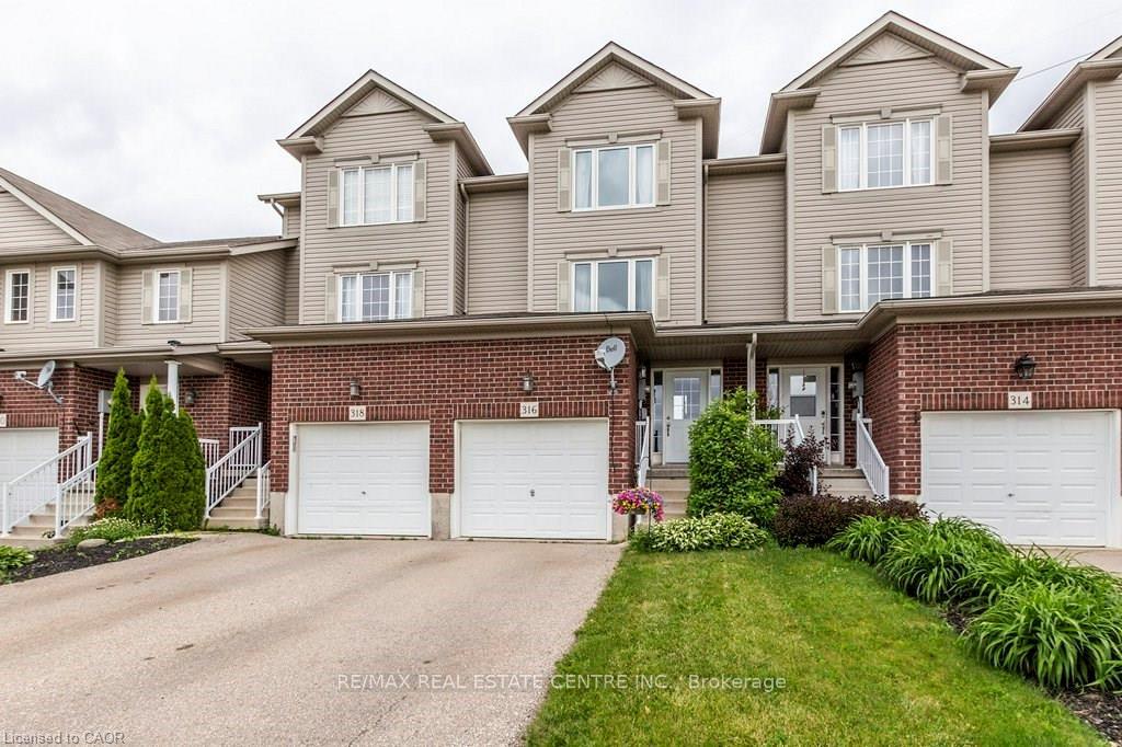 Photo 2 of 316 Parkvale Drive, Kitchener — HOMEH