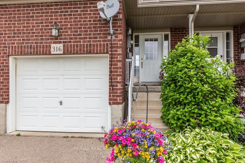 Photo 3 of 316 Parkvale Drive, Kitchener — HOMEH