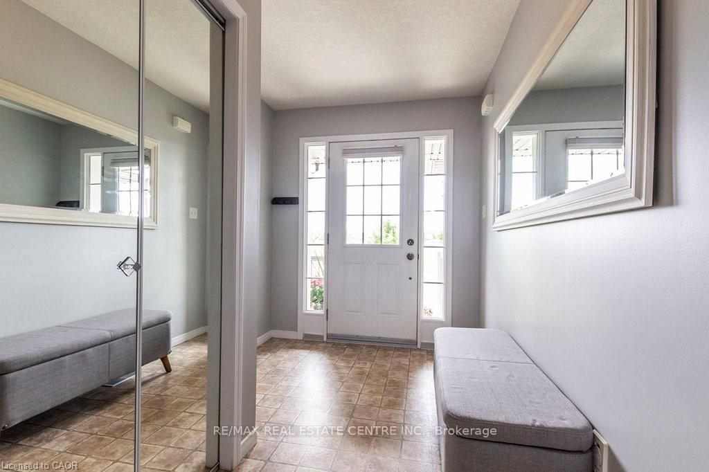 Photo 5 of 316 Parkvale Drive, Kitchener — HOMEH
