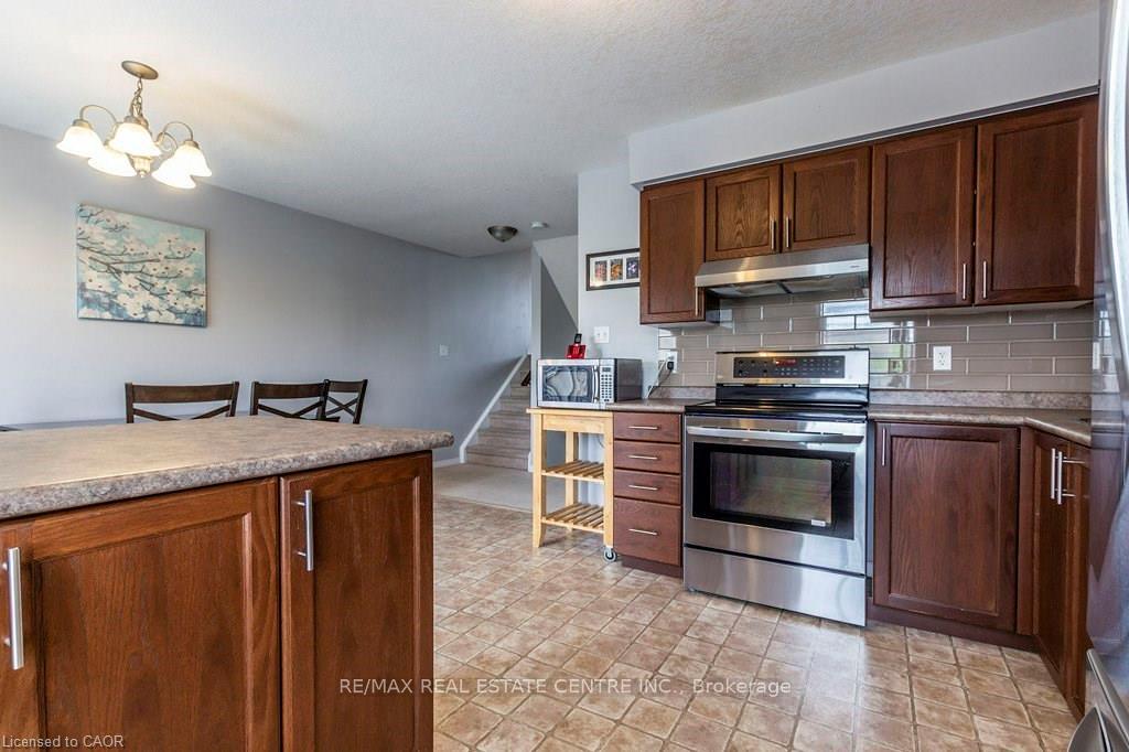 Photo 7 of 316 Parkvale Drive, Kitchener — HOMEH
