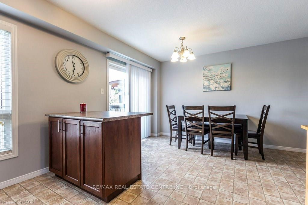 Photo 8 of 316 Parkvale Drive, Kitchener — HOMEH