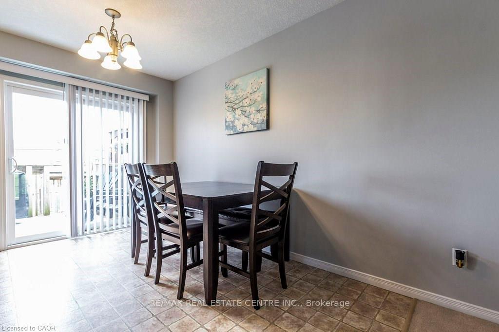 Photo 11 of 316 Parkvale Drive, Kitchener — HOMEH