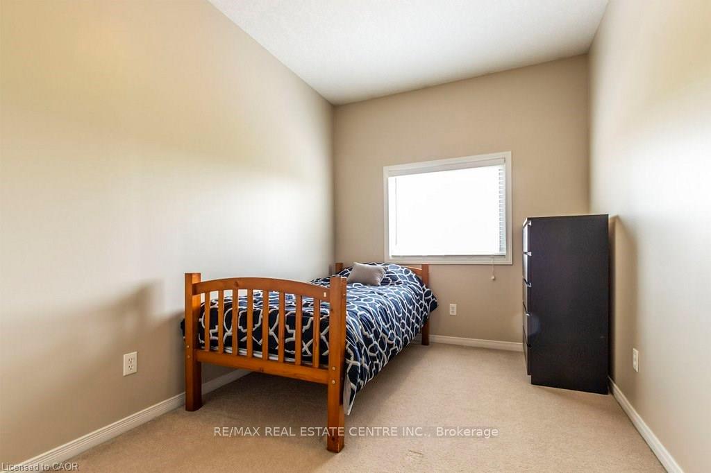 Photo 19 of 316 Parkvale Drive, Kitchener — HOMEH