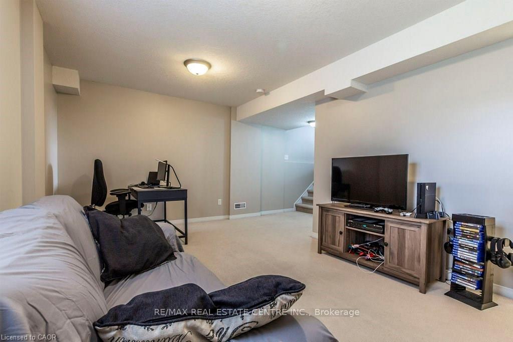 Photo 24 of 316 Parkvale Drive, Kitchener — HOMEH