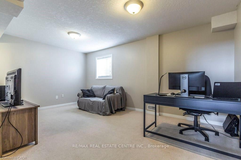 Photo 25 of 316 Parkvale Drive, Kitchener — HOMEH