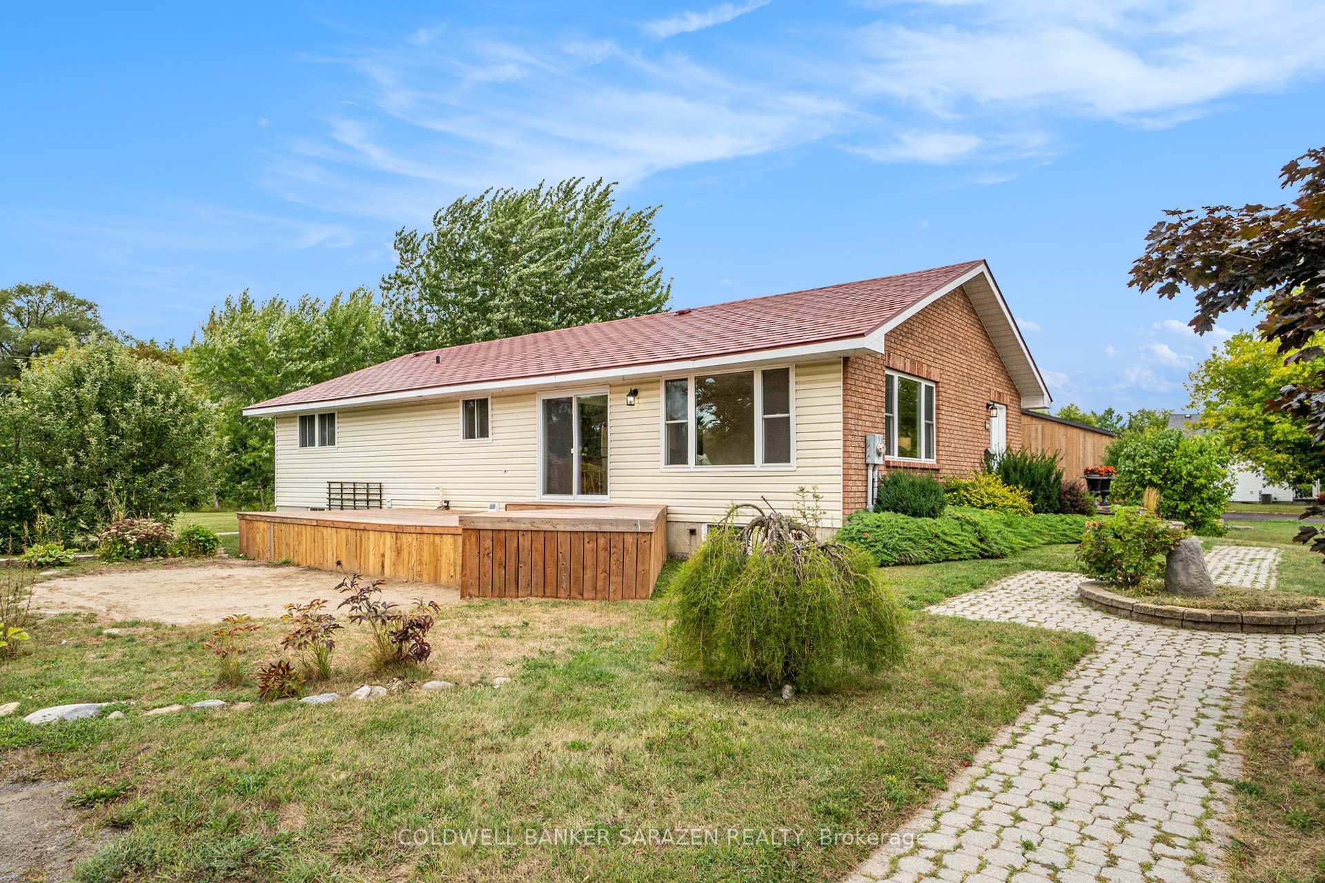 Photo 2 of 20 Moore Street, McNab/Braeside, Mcnab/Braeside Twps — HOMEH