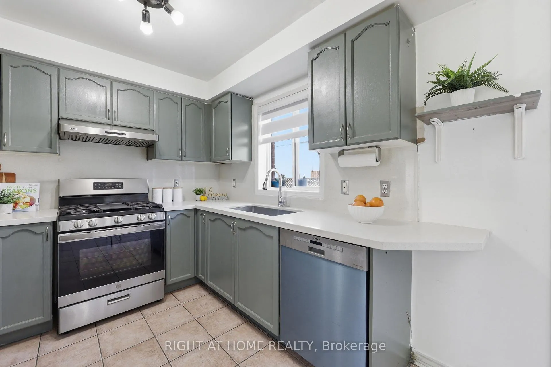 Photo 18 of 111 Gollins Drive, Milton, Dempsey — HOMEH