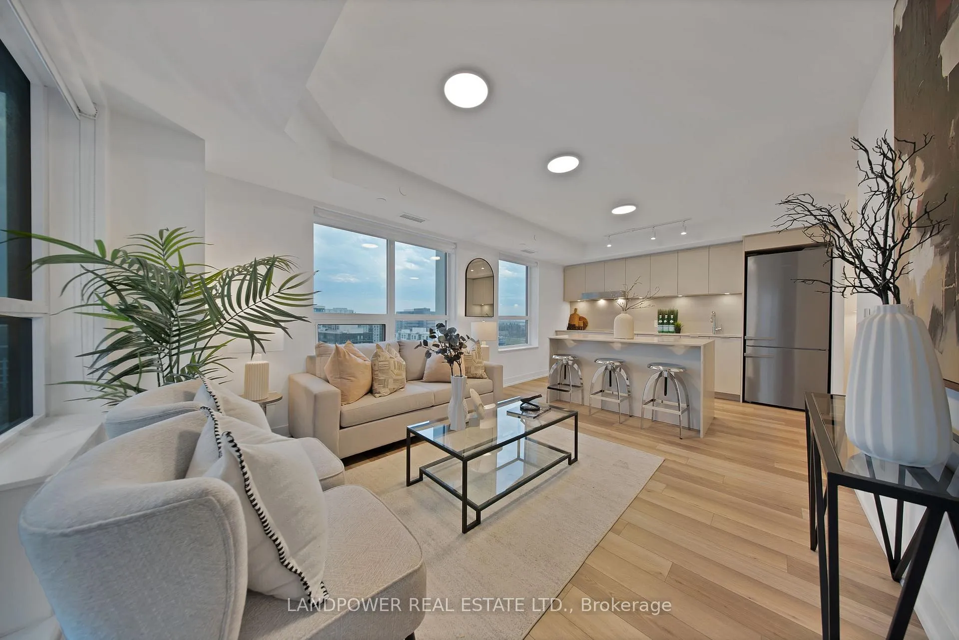 Photo 3 of Unit 1702, 9 Clegg Road, Markham, Unionville — HOMEH