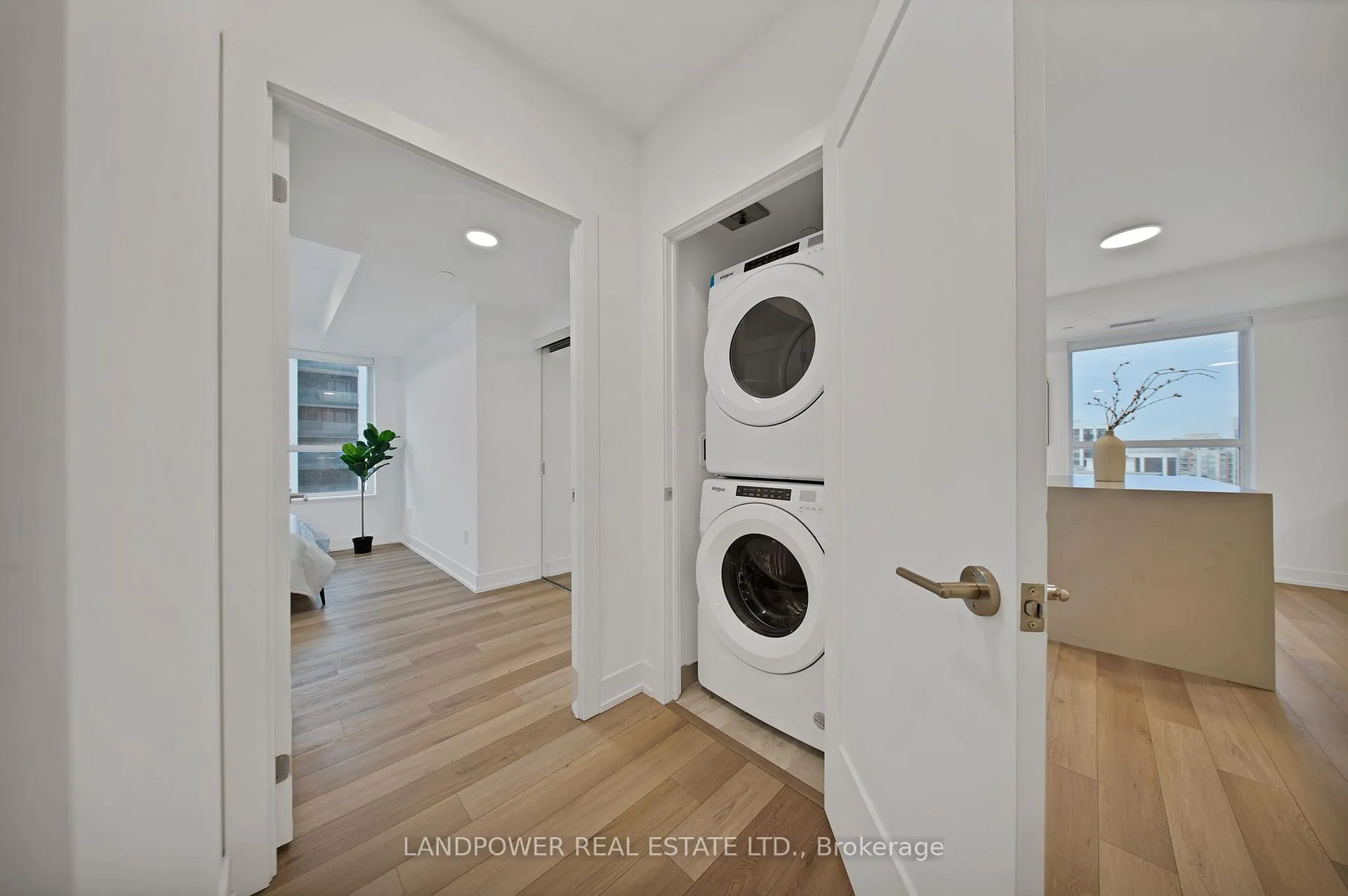 Photo 11 of Unit 1702, 9 Clegg Road, Markham, Unionville — HOMEH