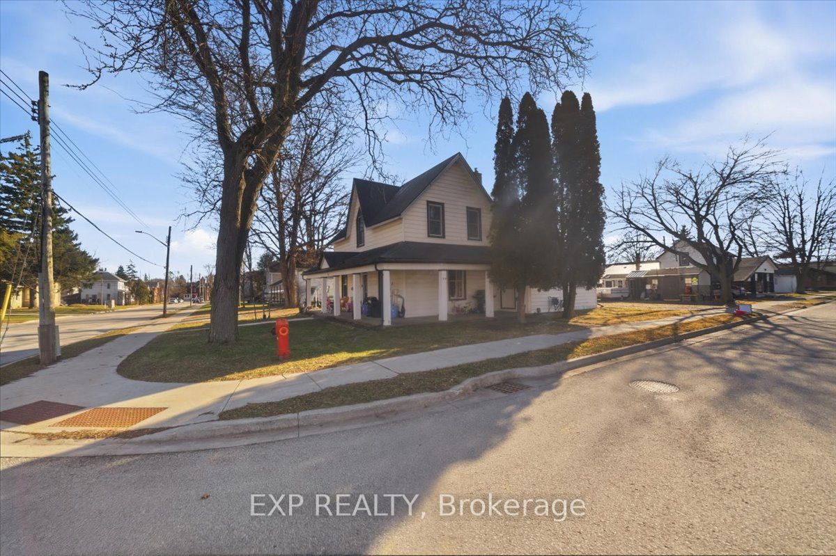 Photo 2 of 36 Cedar Street, Aylmer — HOMEH