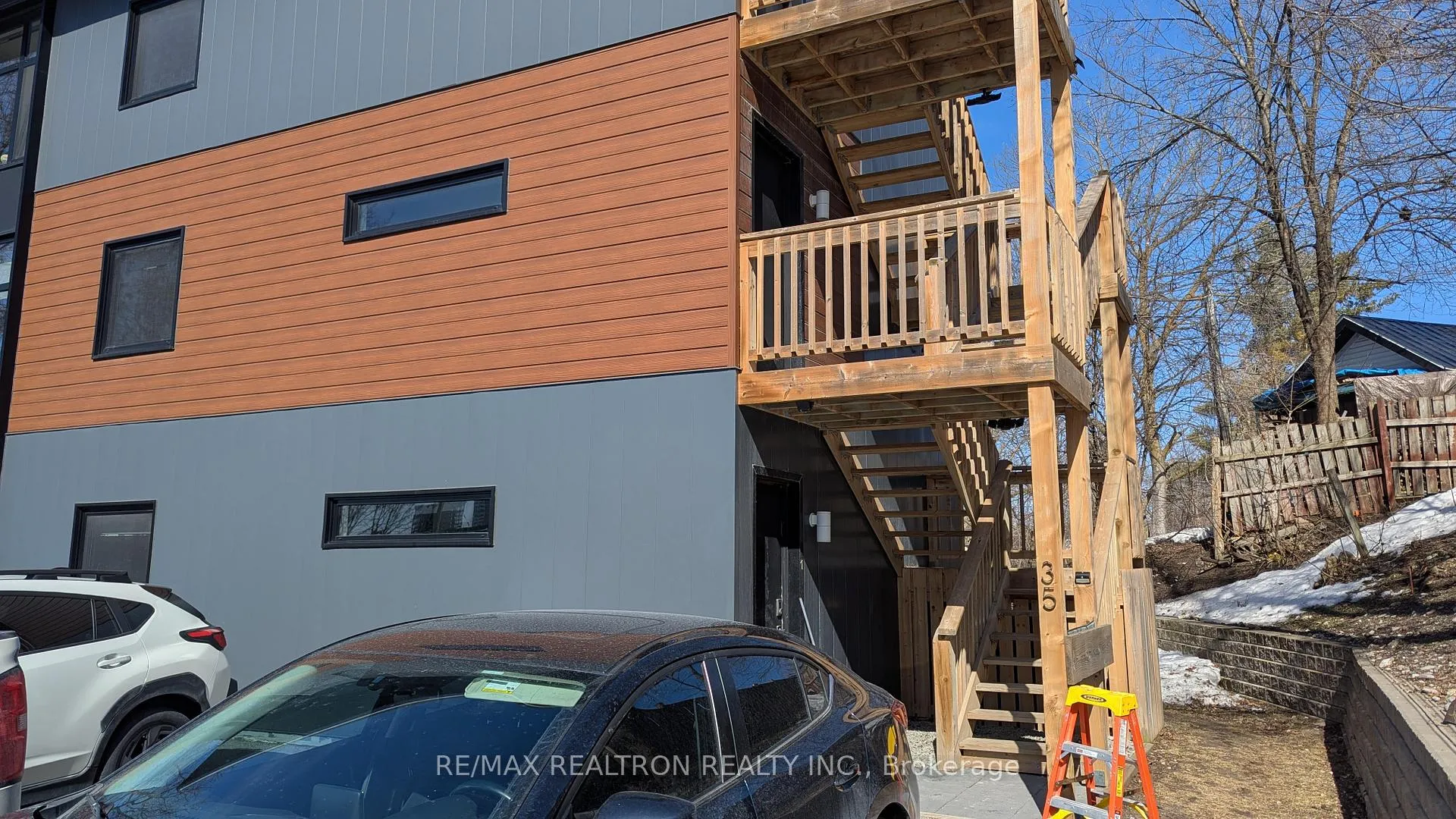 Photo 3 of Unit 1, 35 Albert Street, Barrie, City Centre — HOMEH