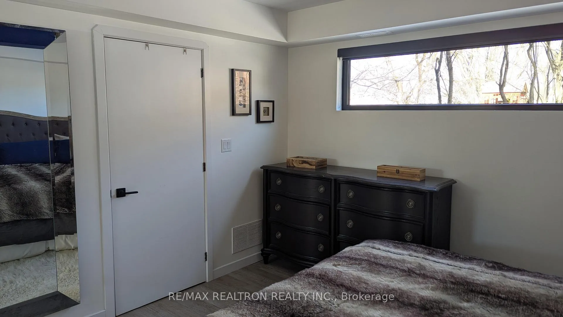 Photo 5 of Unit 1, 35 Albert Street, Barrie, City Centre — HOMEH