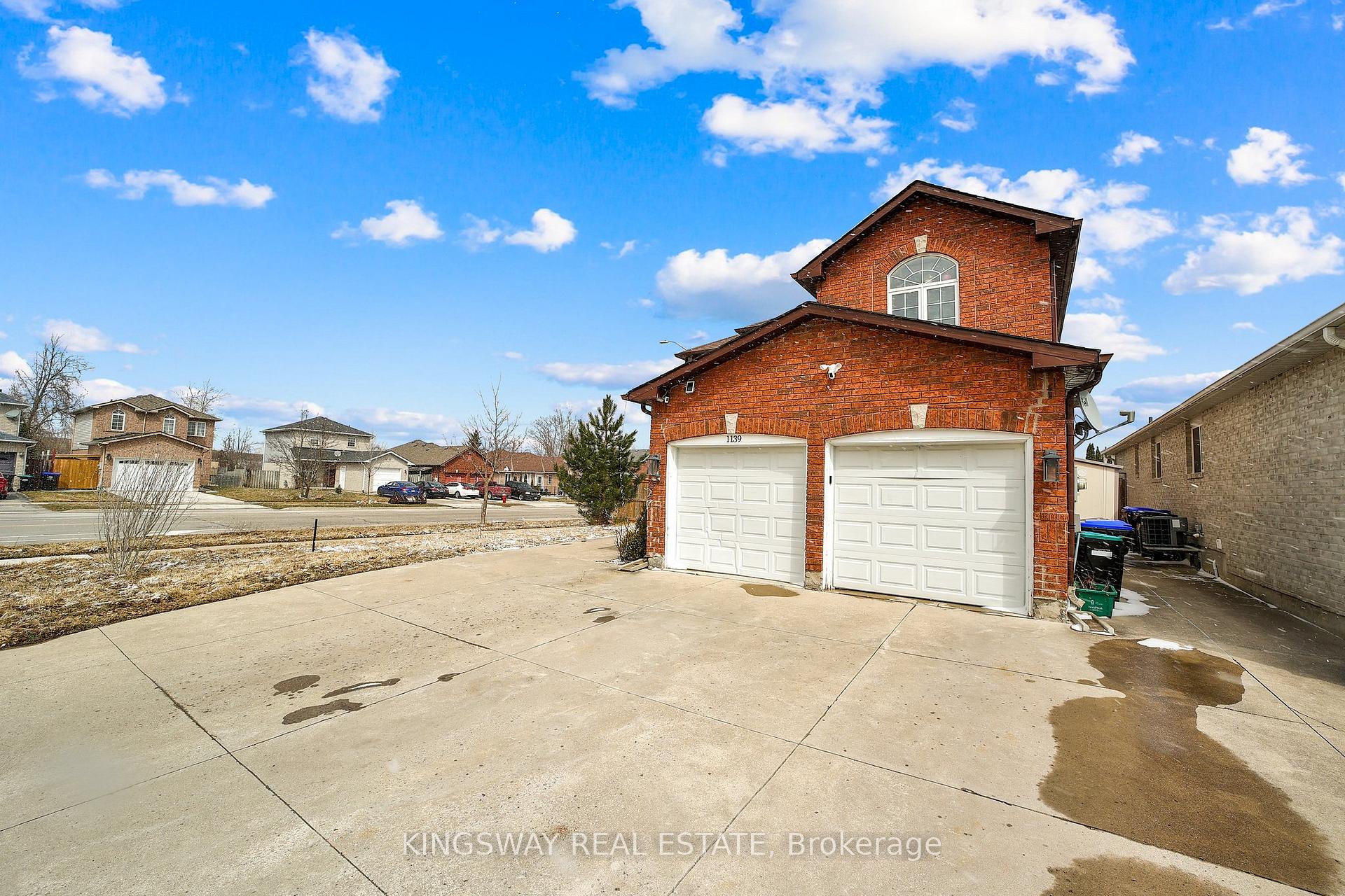 Photo 2 of 1139 Oriole Crescent, Innisfil, Alcona — HOMEH