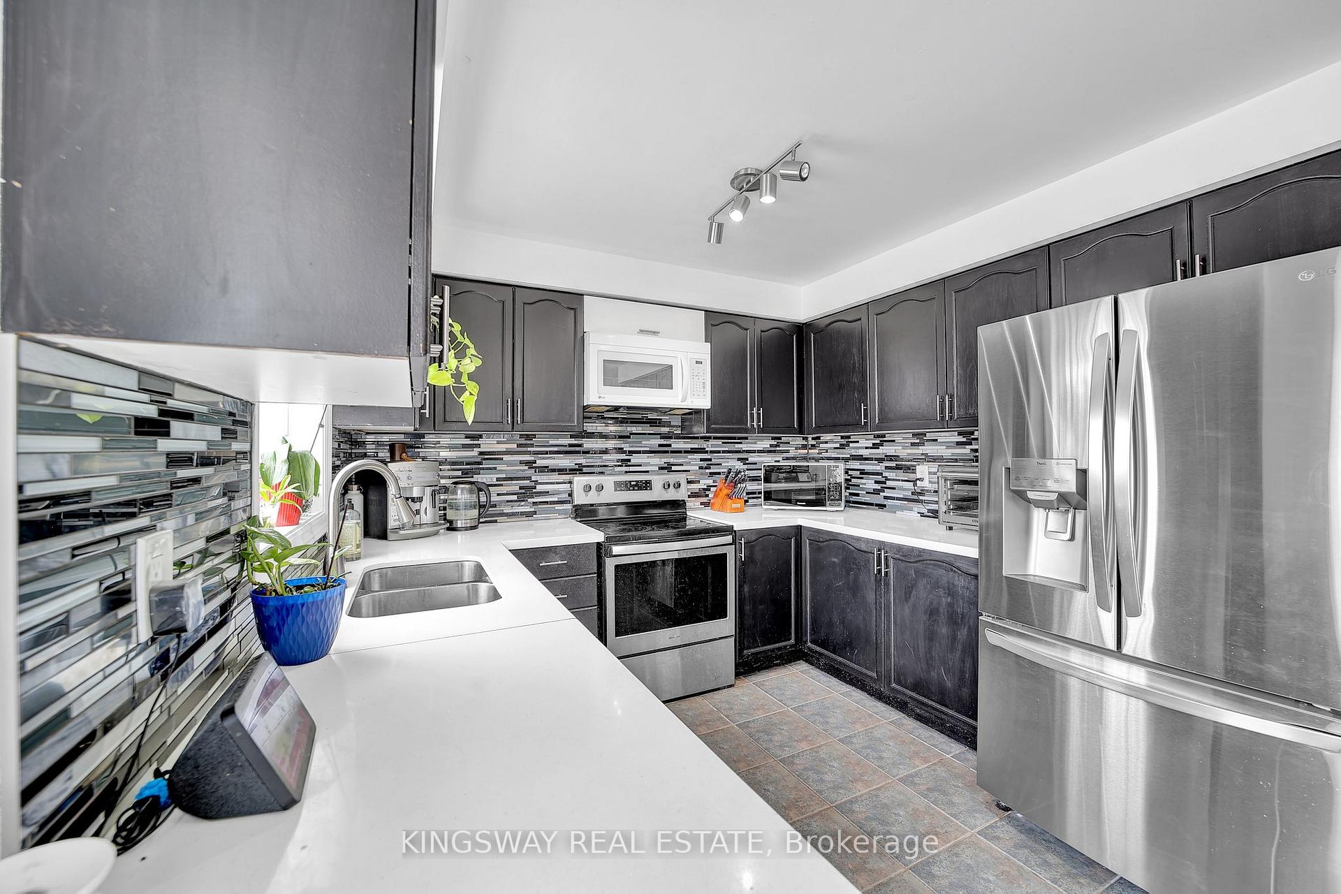 Photo 16 of 1139 Oriole Crescent, Innisfil, Alcona — HOMEH
