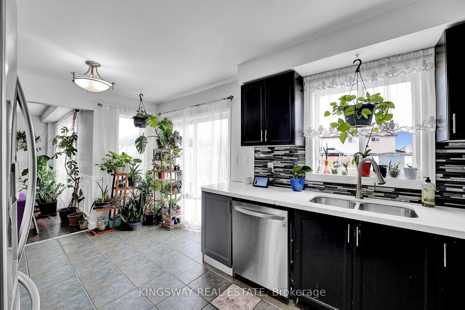 Photo 17 of 1139 Oriole Crescent, Innisfil, Alcona — HOMEH