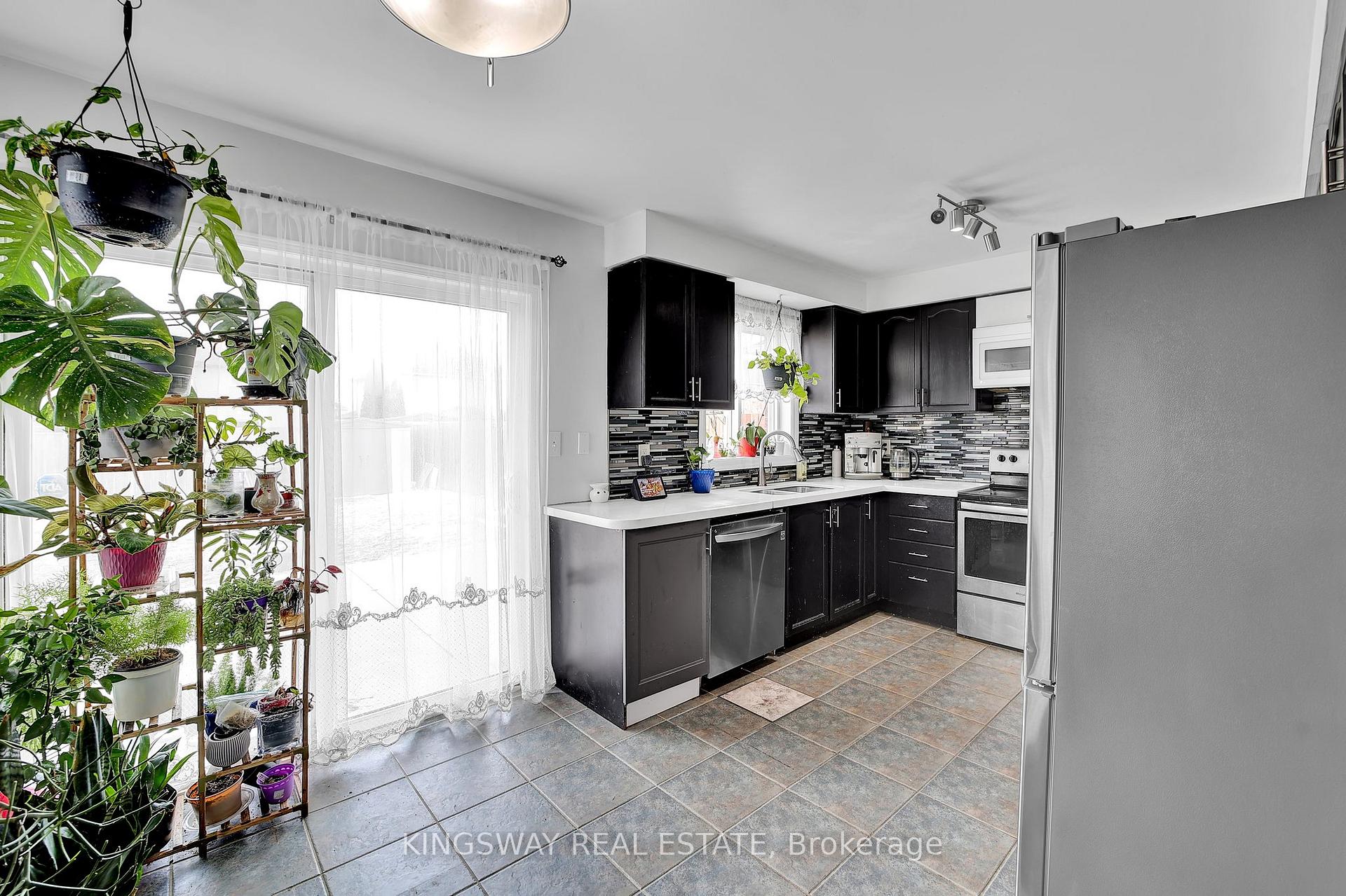 Photo 18 of 1139 Oriole Crescent, Innisfil, Alcona — HOMEH