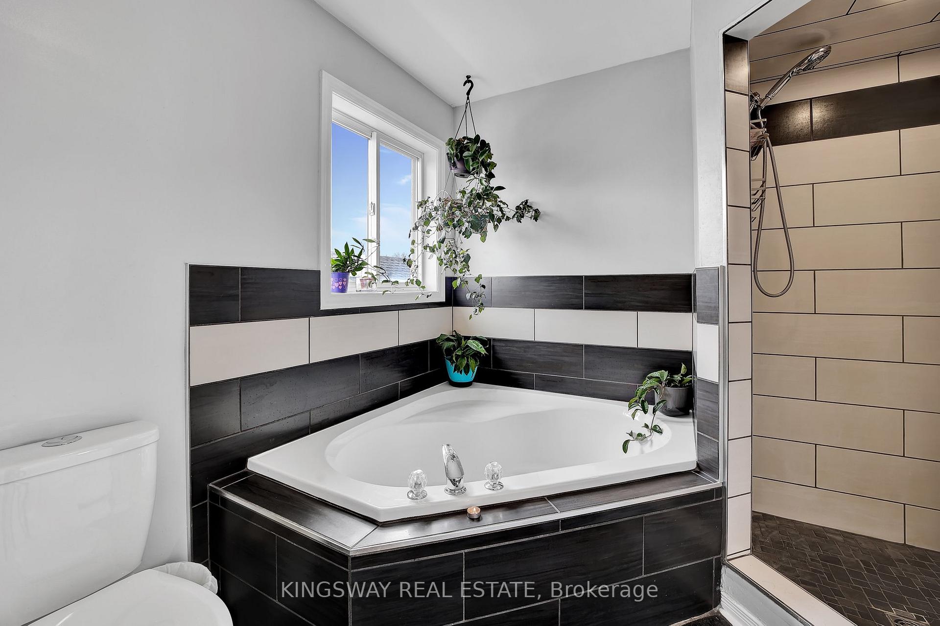 Photo 34 of 1139 Oriole Crescent, Innisfil, Alcona — HOMEH