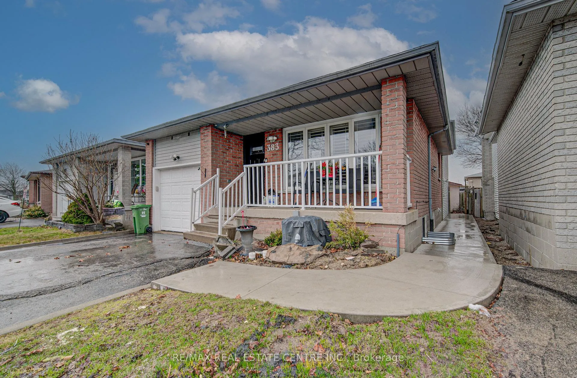 Photo 3 of 383 Rexford Drive, Hamilton, Randall — HOMEH