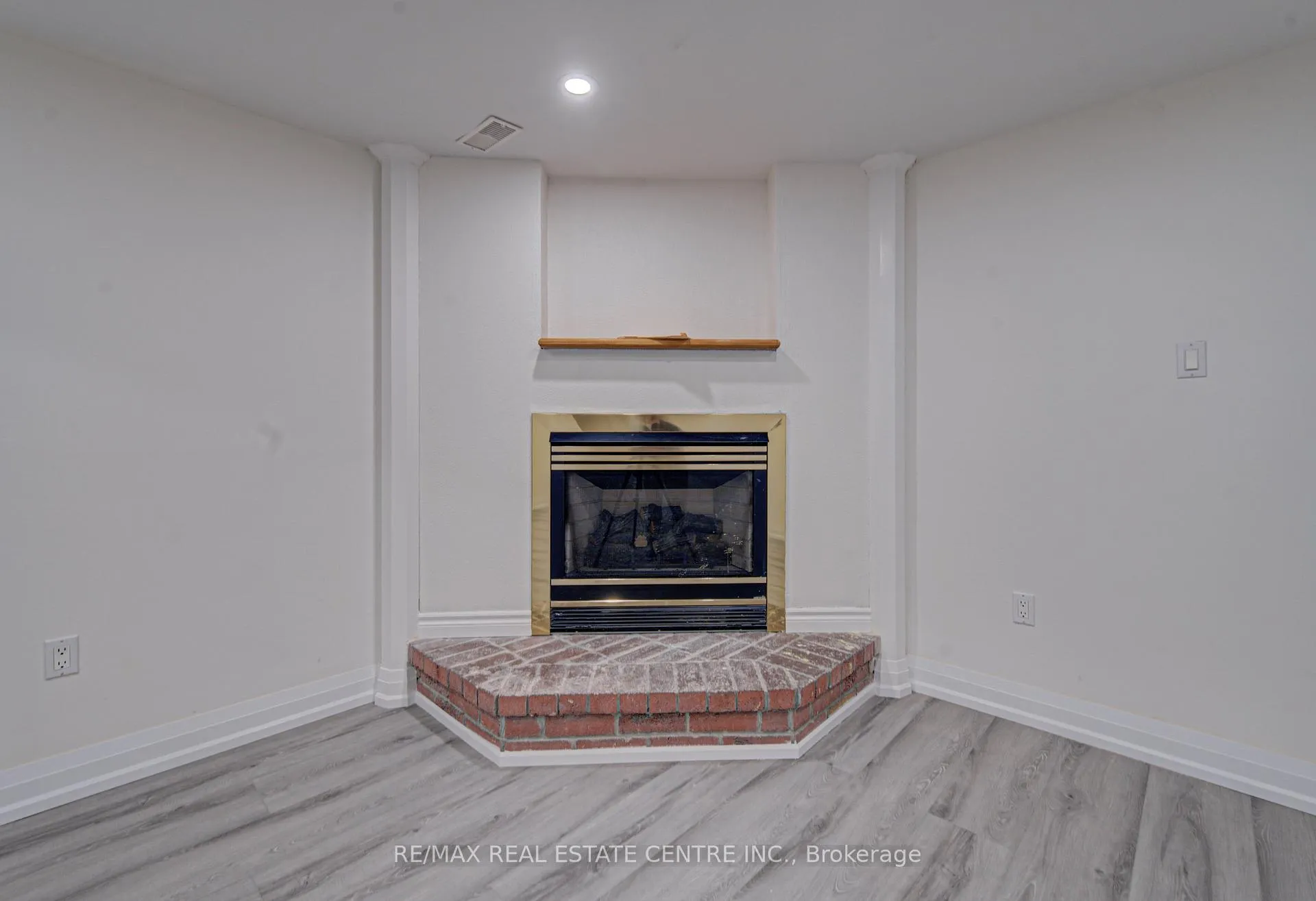 Photo 6 of 383 Rexford Drive, Hamilton, Randall — HOMEH