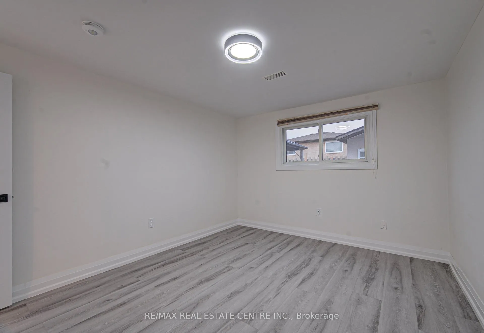 Photo 14 of 383 Rexford Drive, Hamilton, Randall — HOMEH