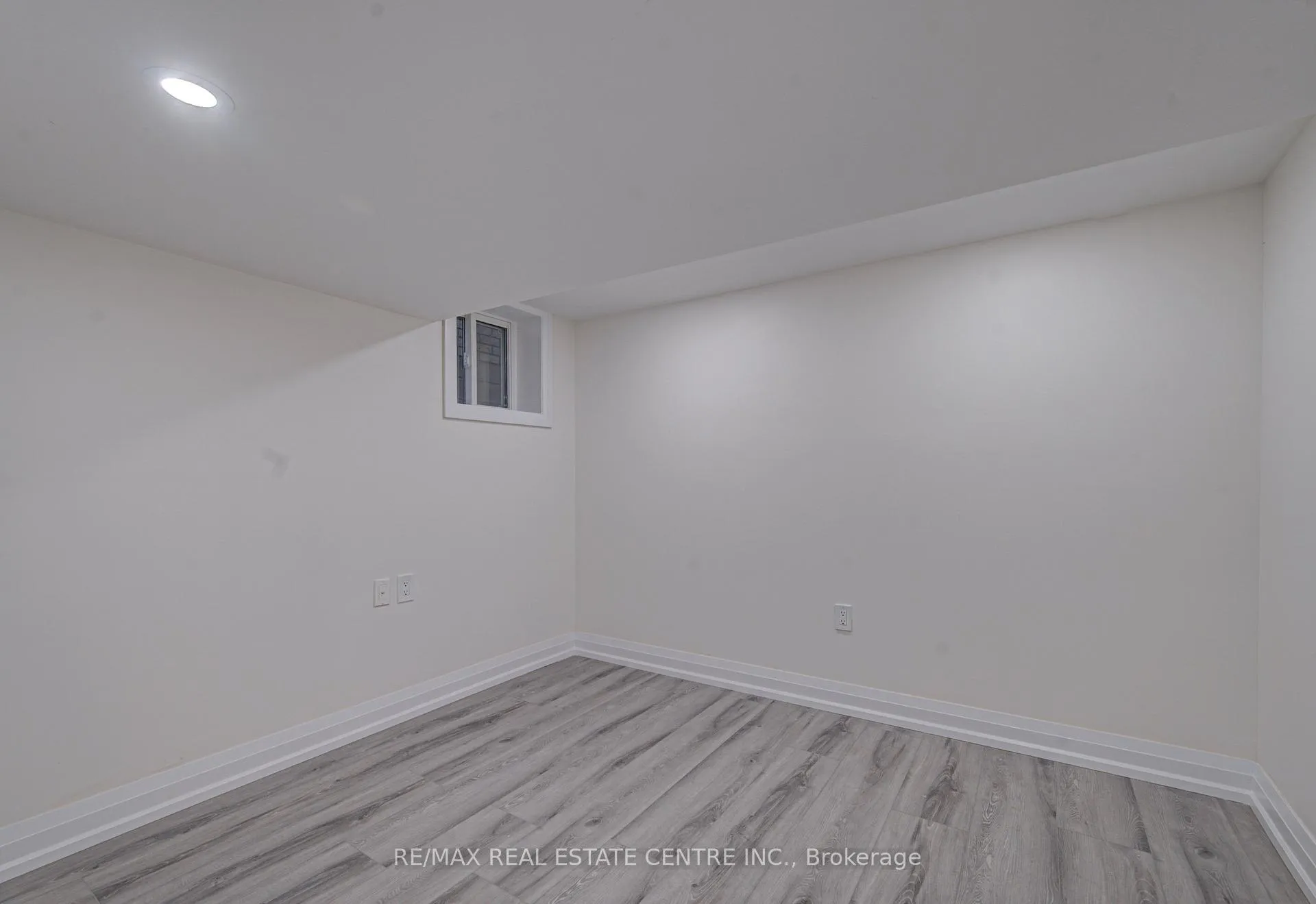 Photo 17 of 383 Rexford Drive, Hamilton, Randall — HOMEH
