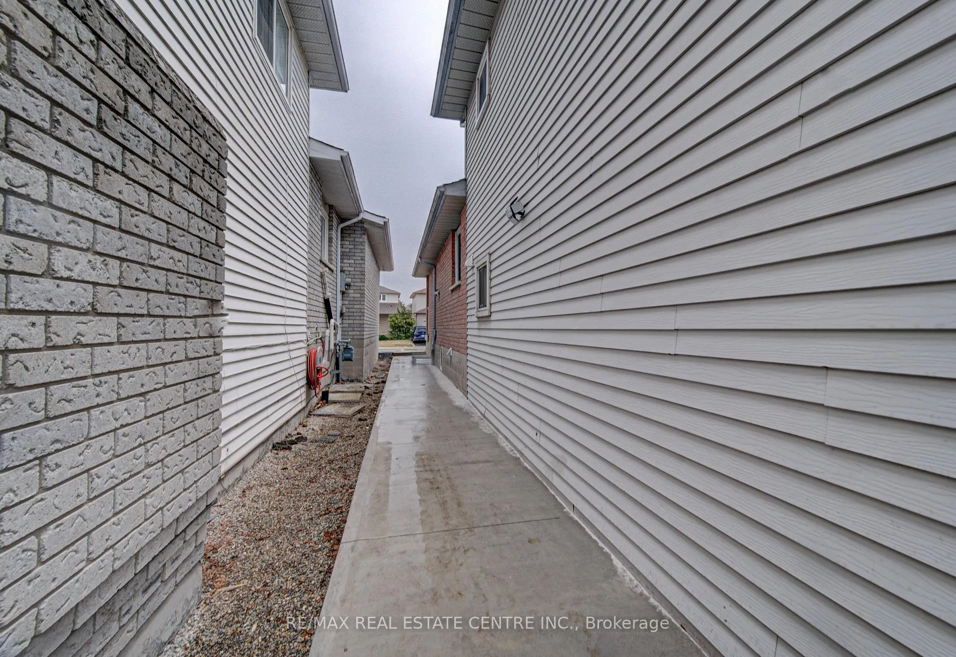 Photo 26 of 383 Rexford Drive, Hamilton, Randall — HOMEH