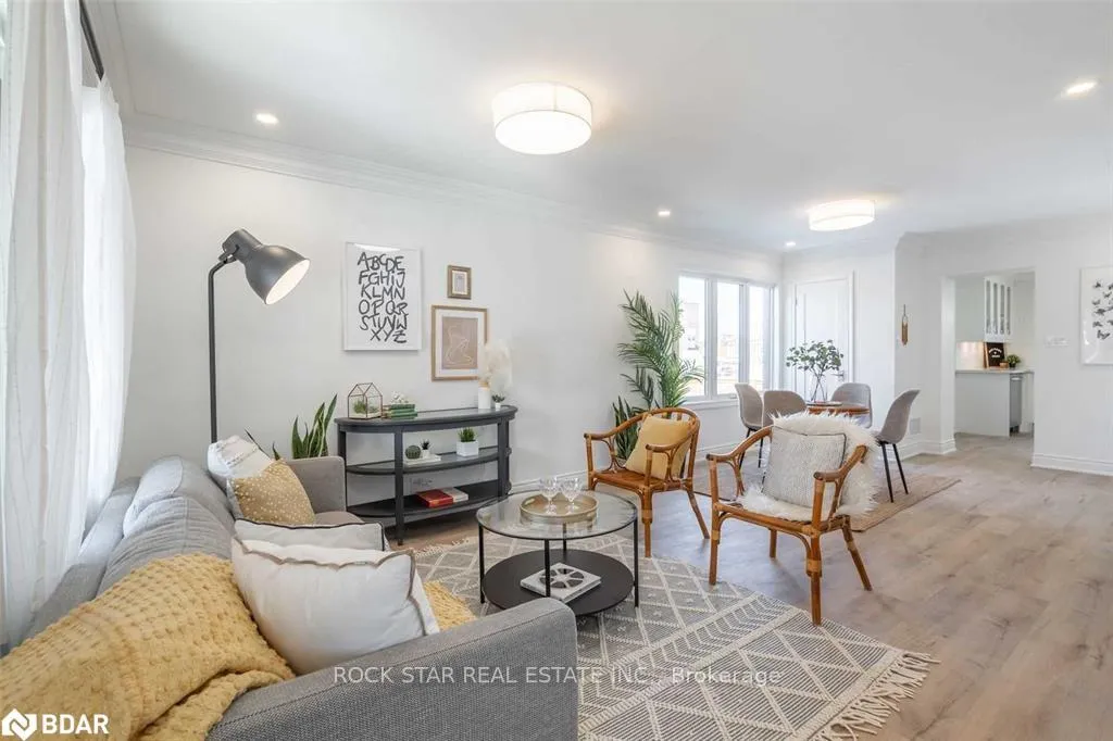 Photo 2 of Unit UPPER, 1 Edward Street, Hamilton, Stipley — HOMEH
