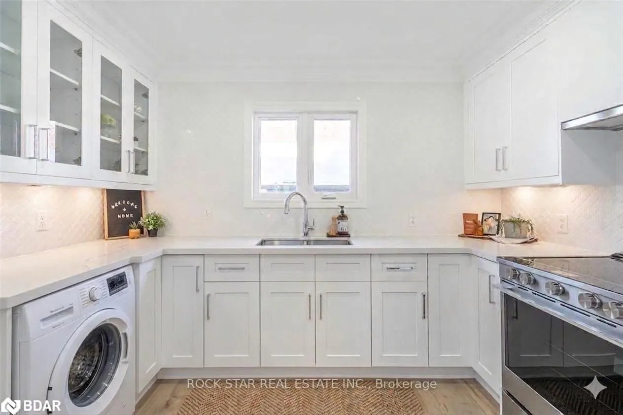 Photo 8 of Unit UPPER, 1 Edward Street, Hamilton, Stipley — HOMEH