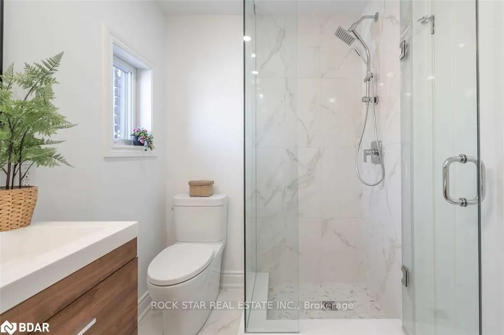 Photo 13 of Unit UPPER, 1 Edward Street, Hamilton, Stipley — HOMEH