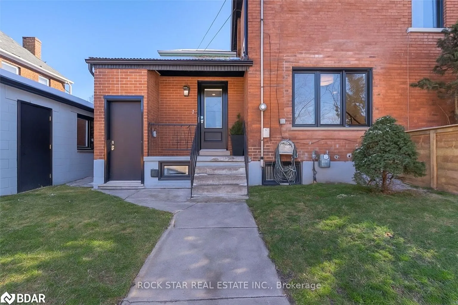 Photo 24 of Unit UPPER, 1 Edward Street, Hamilton, Stipley — HOMEH