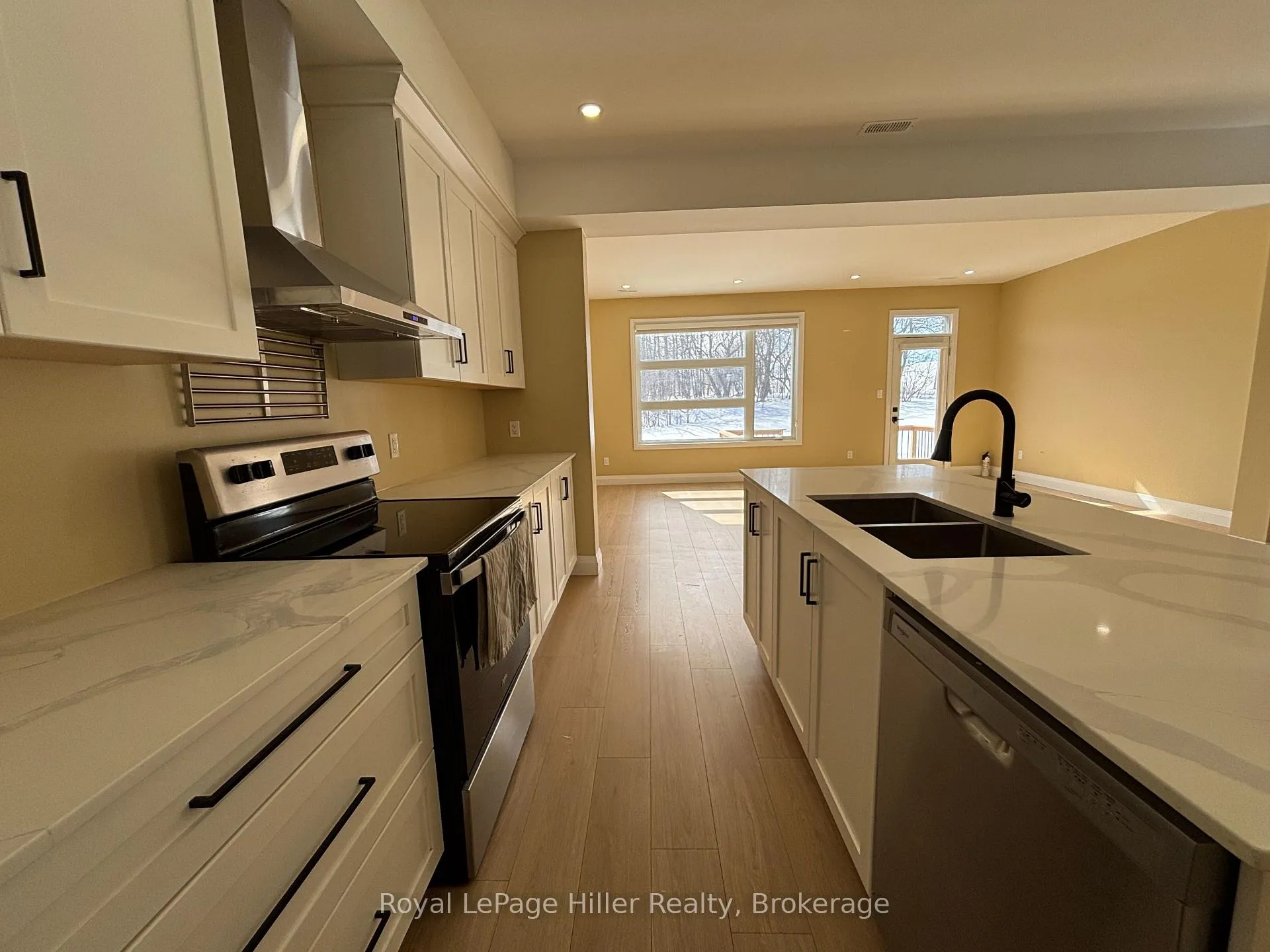 Photo 4 of Unit Upper, 141 Pugh Street, Perth East, Mornington — HOMEH