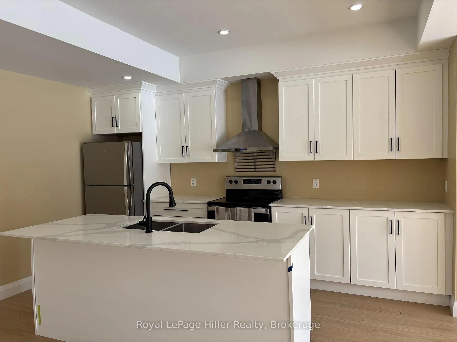 Photo 5 of Unit Upper, 141 Pugh Street, Perth East, Mornington — HOMEH