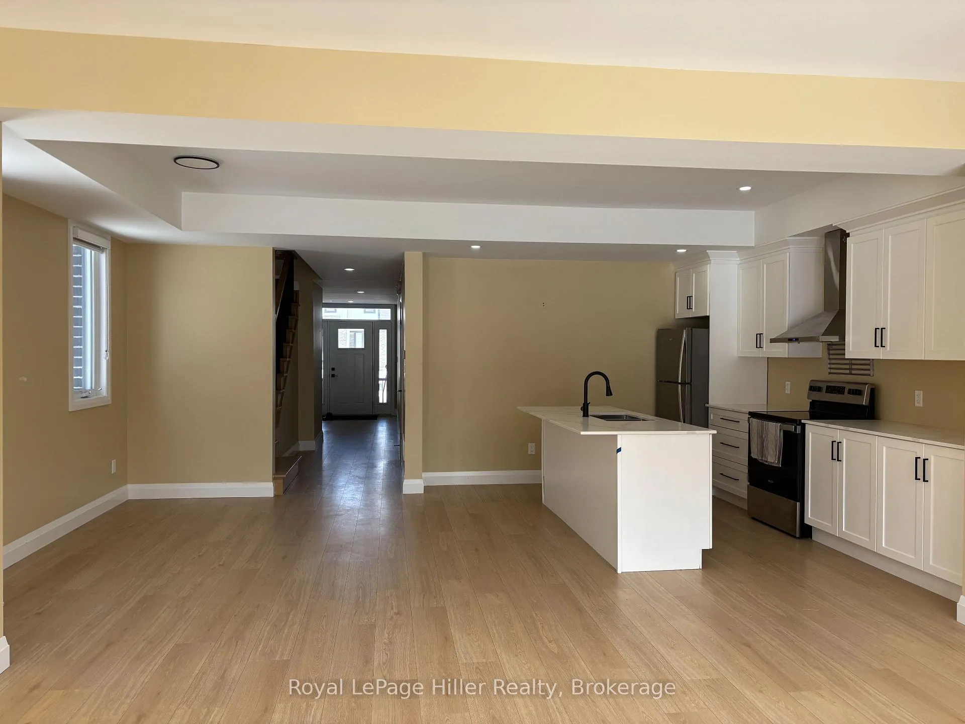 Photo 8 of Unit Upper, 141 Pugh Street, Perth East, Mornington — HOMEH