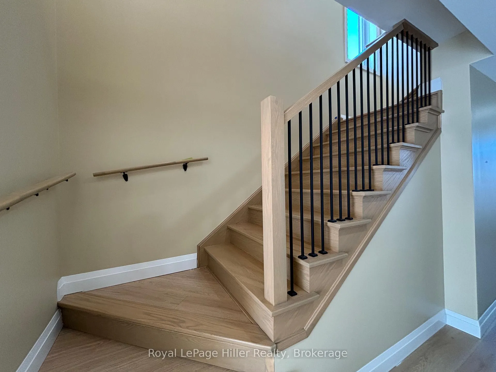 Photo 11 of Unit Upper, 141 Pugh Street, Perth East, Mornington — HOMEH