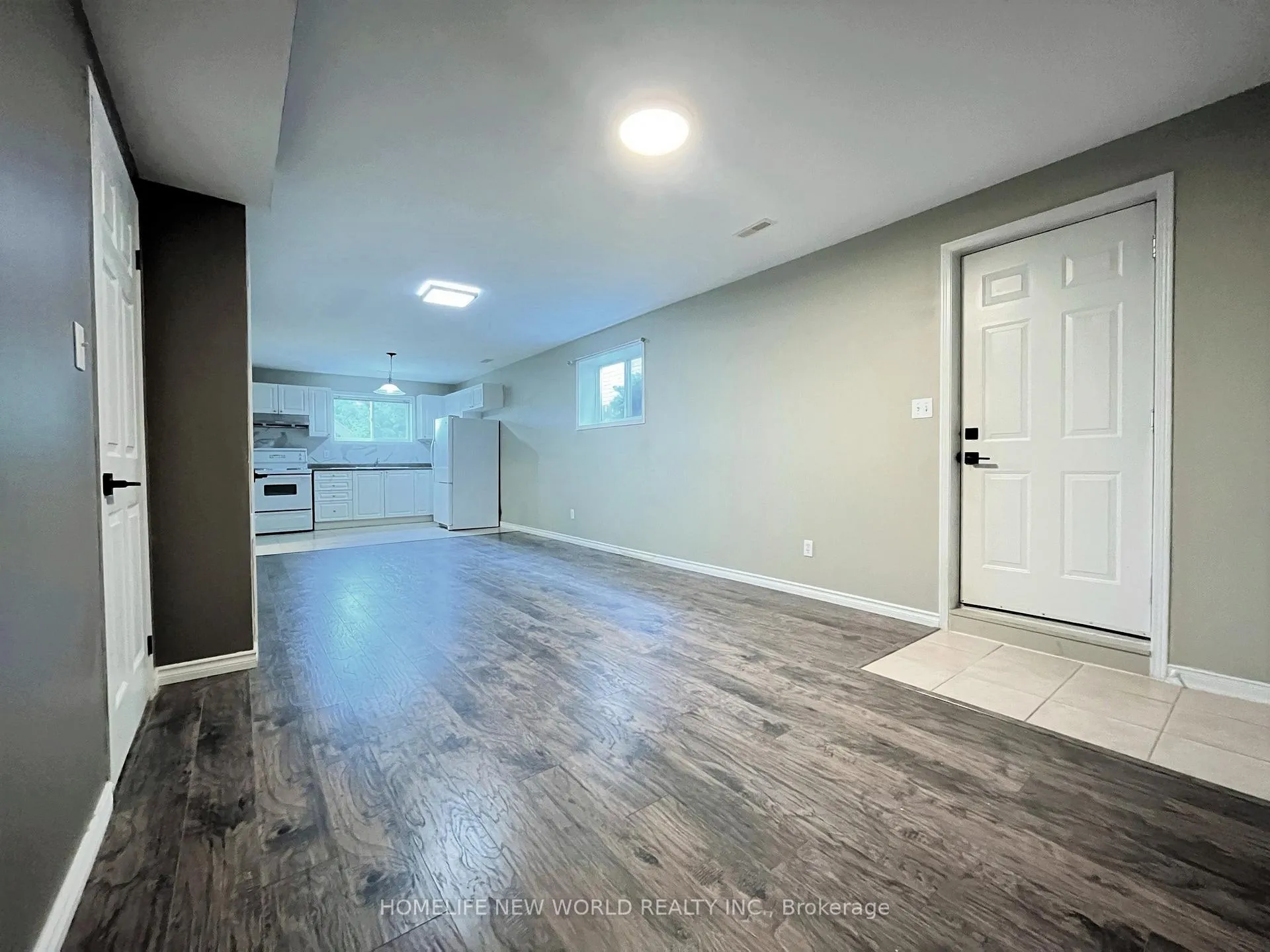 Photo 7 of 5 Golden Eagle Way, Barrie, Little Lake — HOMEH
