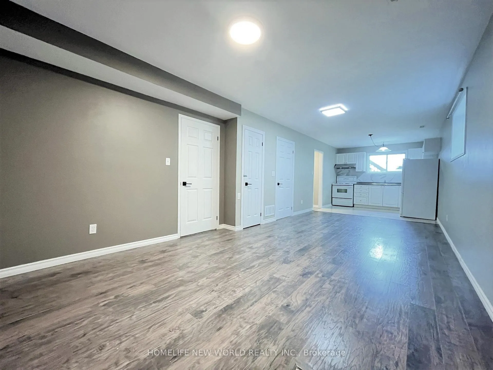 Photo 8 of 5 Golden Eagle Way, Barrie, Little Lake — HOMEH