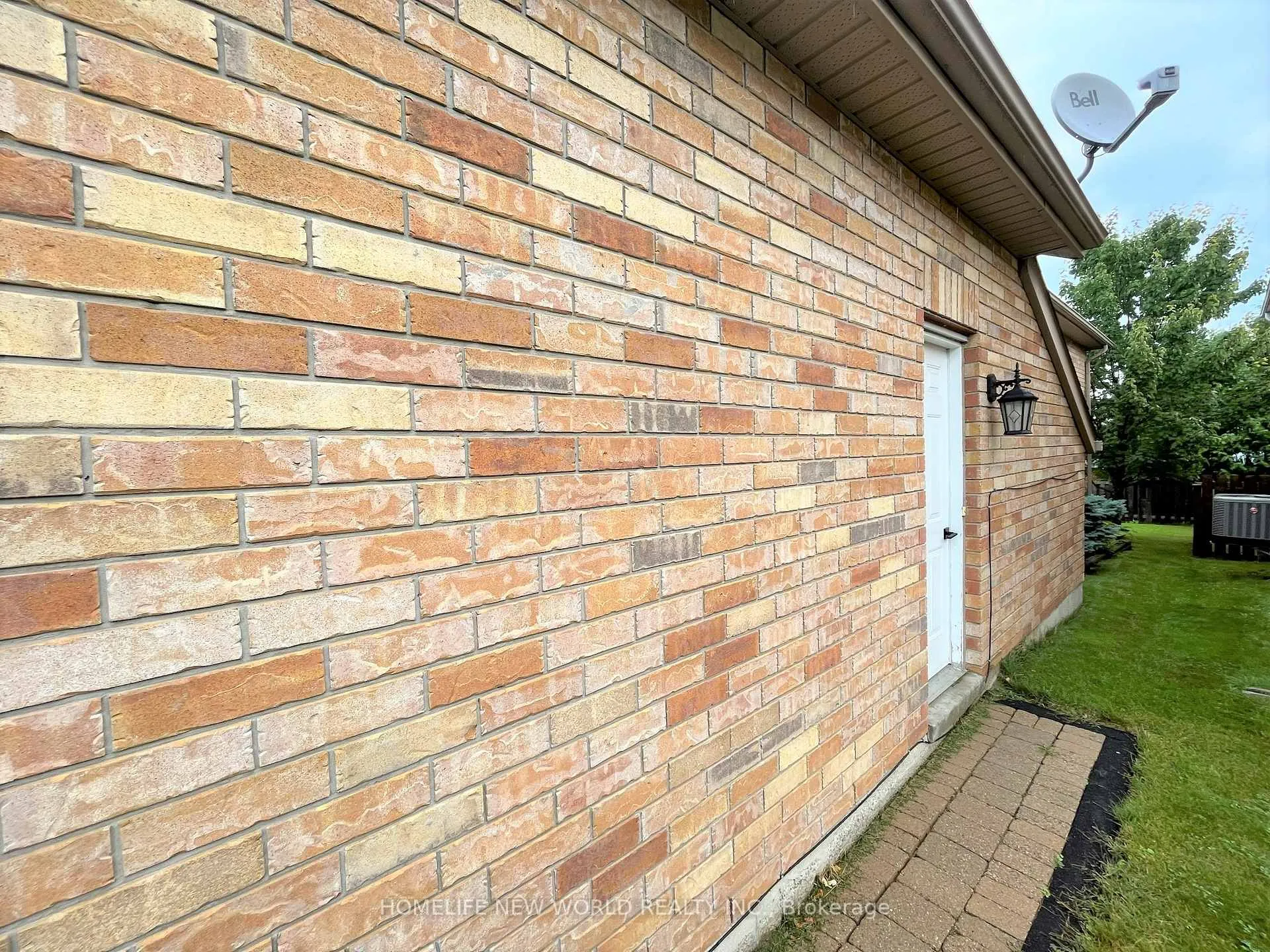 Photo 18 of 5 Golden Eagle Way, Barrie, Little Lake — HOMEH