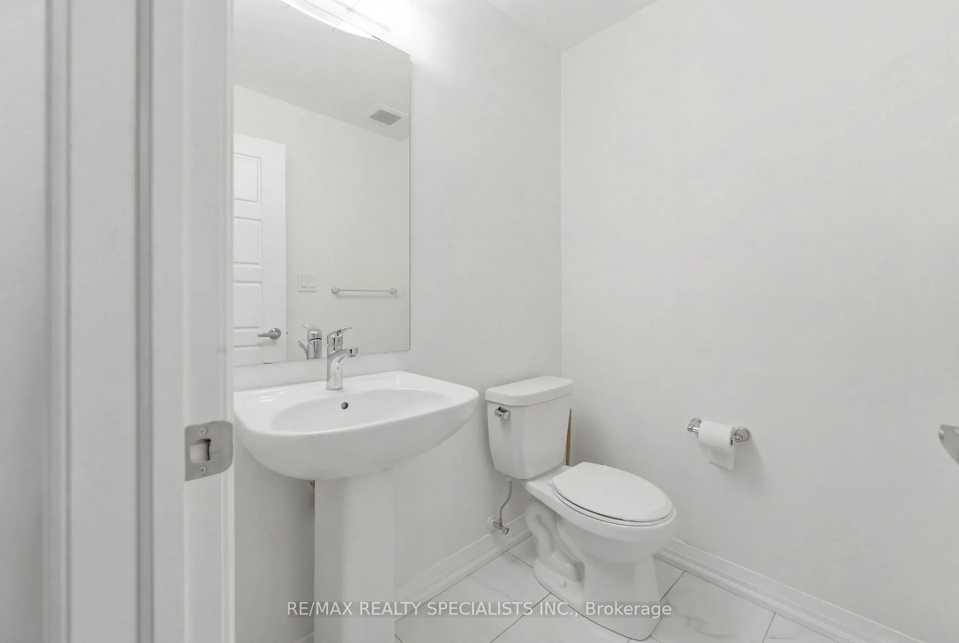 Photo 11 of 5 Norwich Crescent, Haldimand — HOMEH